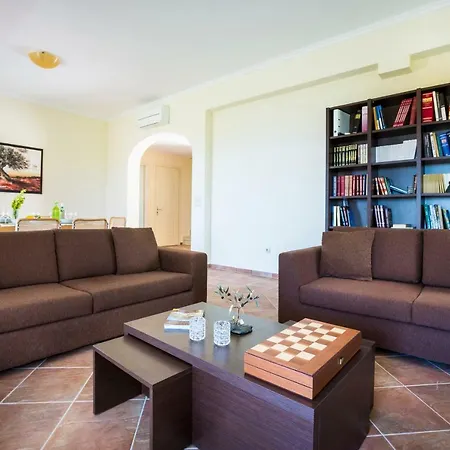 Saluto Villa *